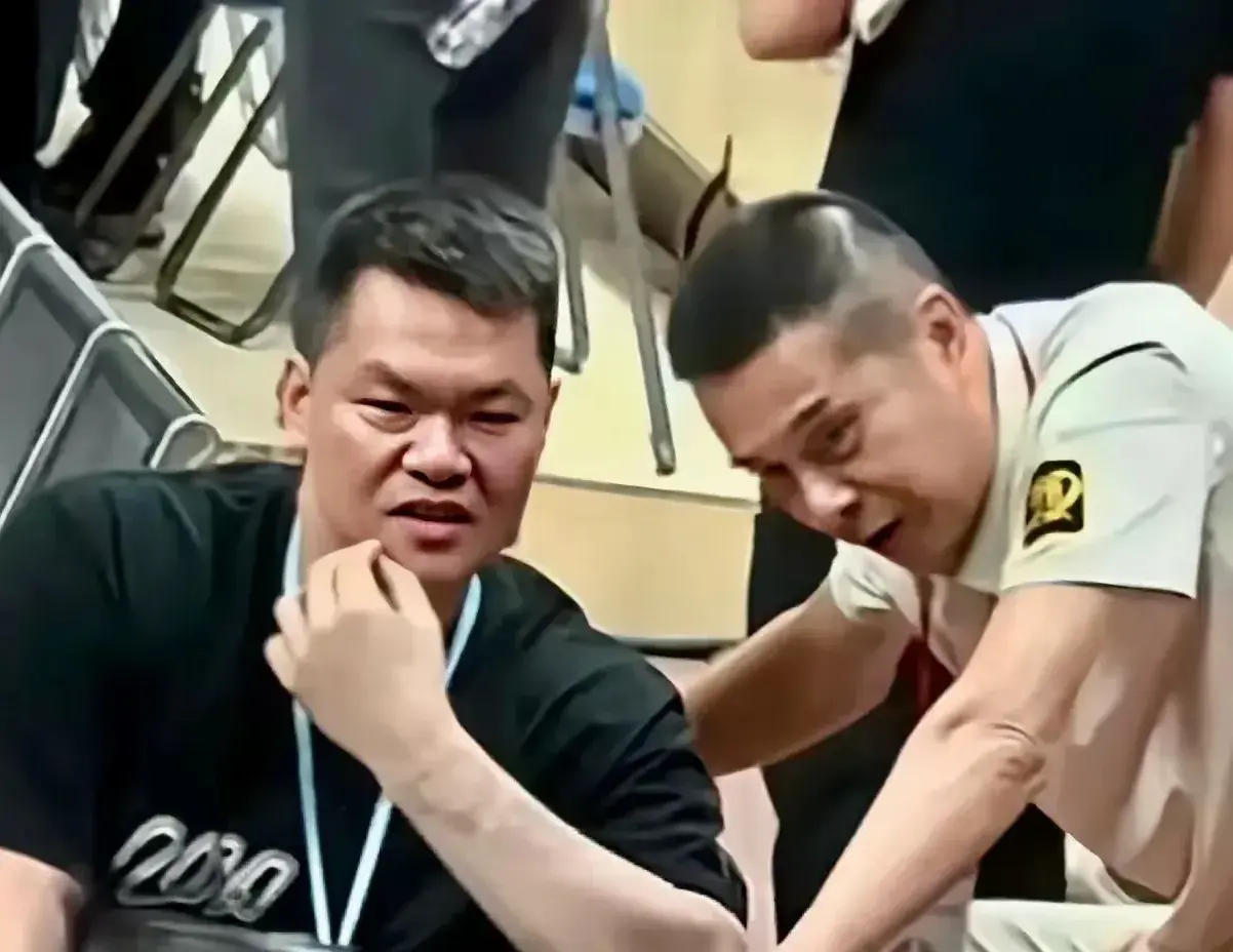 成为了所有, 的内线组合, 动权