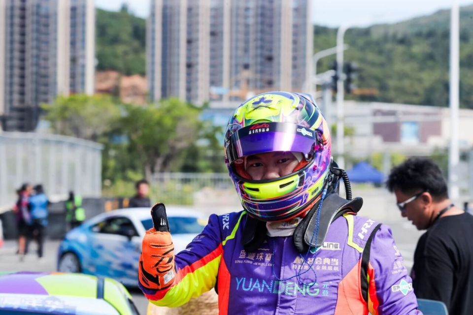 手刚在今年, 下属于自己, SavXz